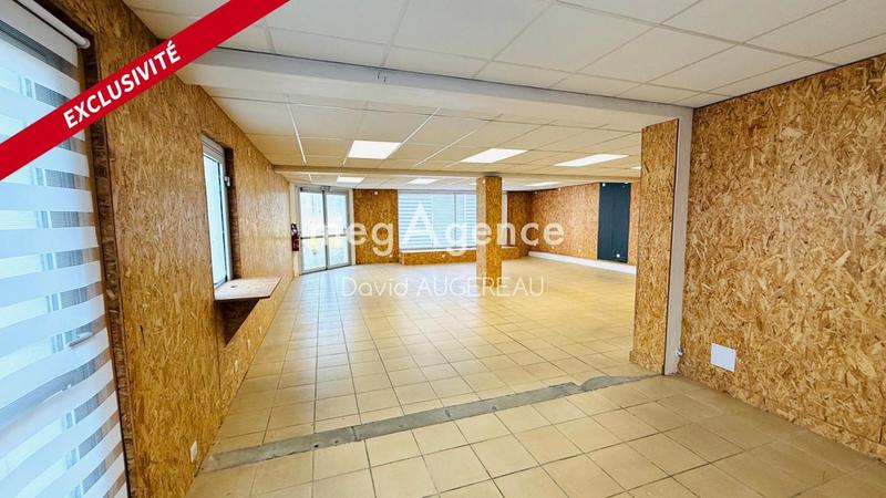Local commercial - 196 m² - 4 pièces