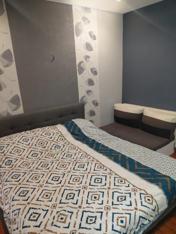 Maison - 198 m² - 8 pièces