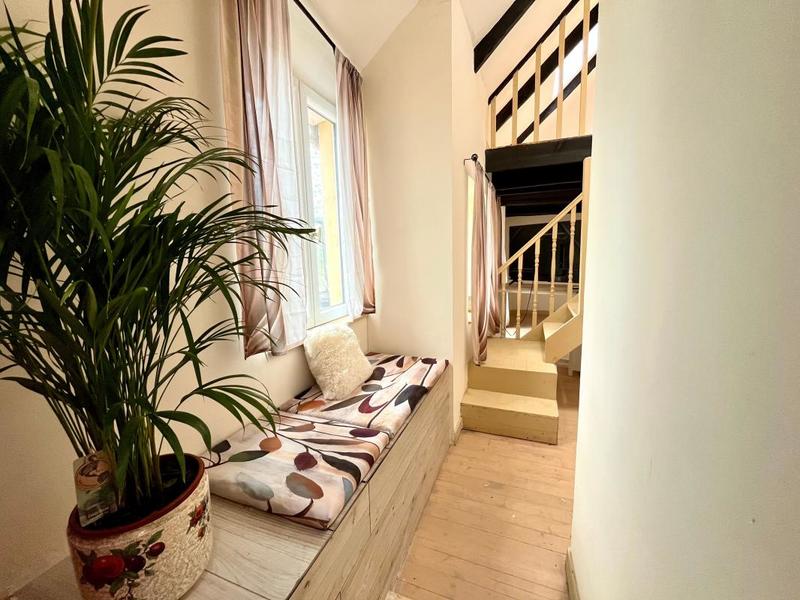 Maison - 230 m² - 7 pièces