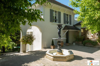 Villa - 204 m² - 8 pièces