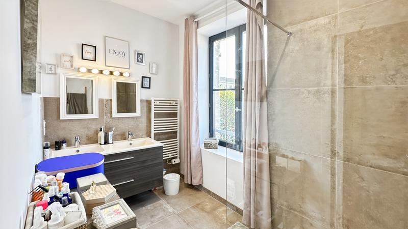 Maison bourgeoise - 240 m² - 8 pièces