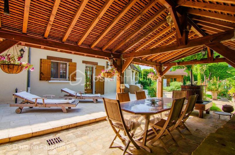 Demeure - 320 m² - 10 pièces