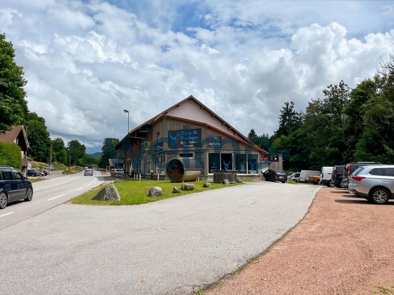 Local commercial - 150 m² - 3 pièces