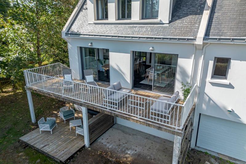 Maison - 210 m² - 7 pièces