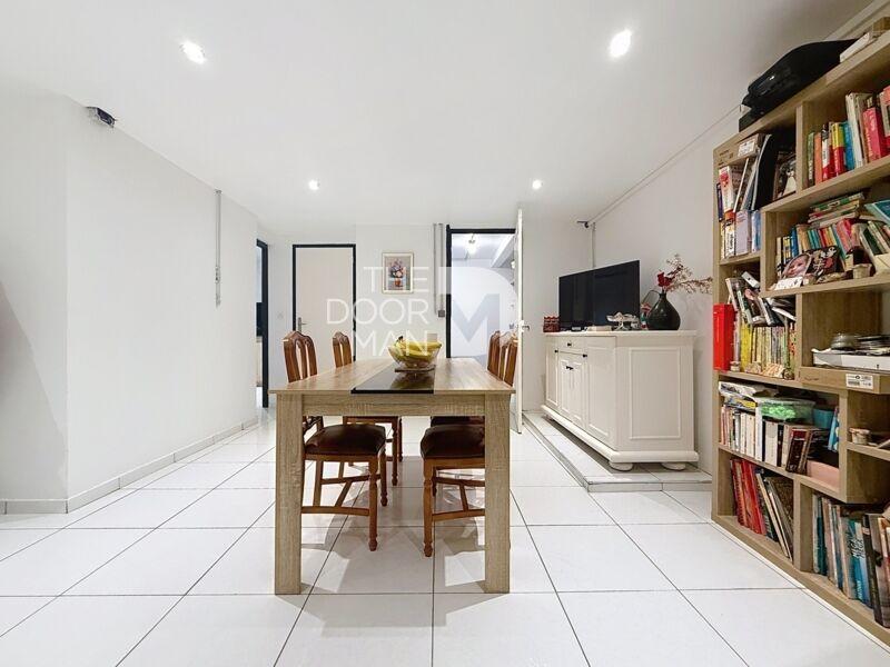 Demeure - 249 m² - 12 pièces