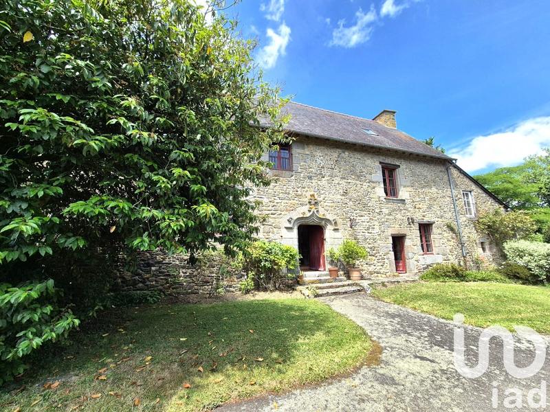 Maison - 234 m² - 8 pièces