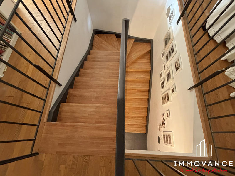 Villa - 225 m² - 8 pièces