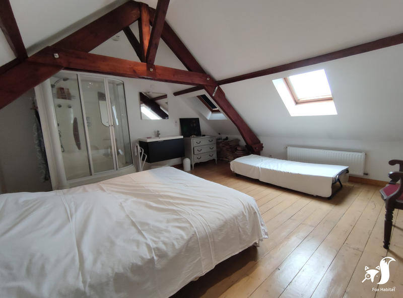 Maison - 212 m² - 9 pièces