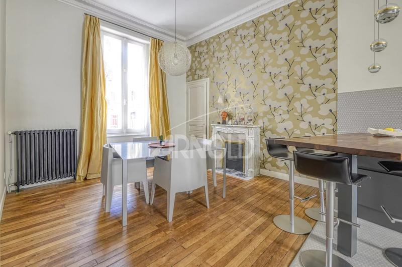 Maison - 173 m² - 9 pièces