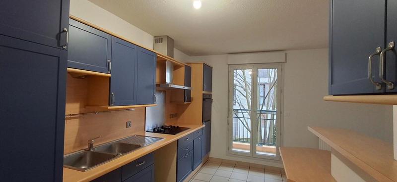 Appartement - 90 m² - 4 pièces