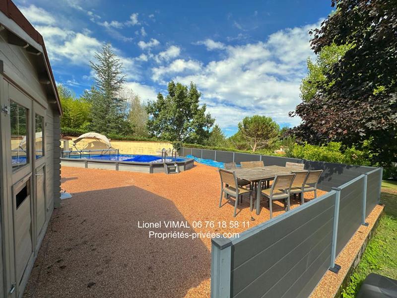 Maison - 258 m² - 8 pièces