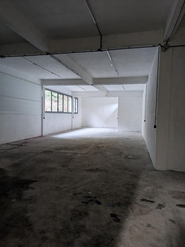 Entrepôt - 150 m²
