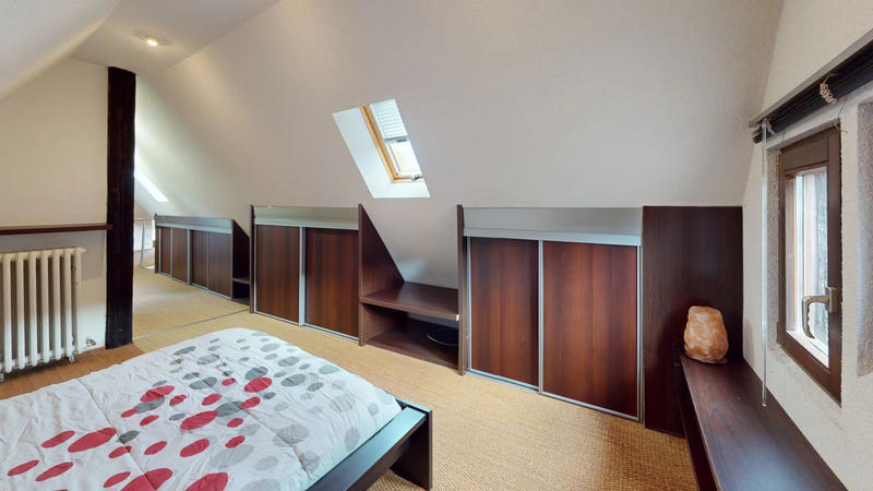 Maison traditionnelle - 258 m² - 7 pièces