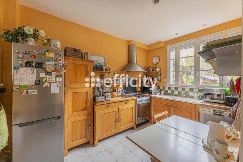 Maison - 143 m² - 7 pièces