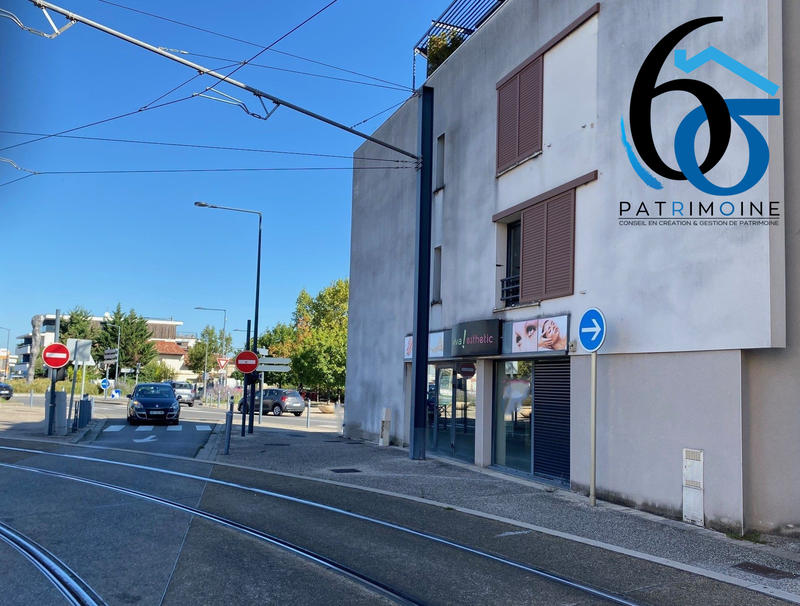 Local commercial - 101 m²