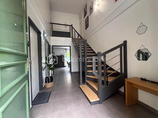 Pavillon - 150 m² - 6 pièces