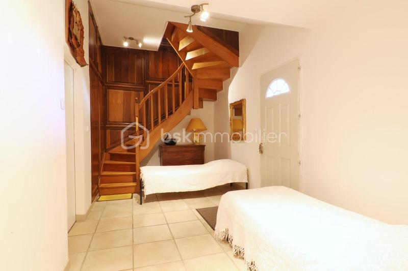 Propriété - 230 m² - 7 pièces