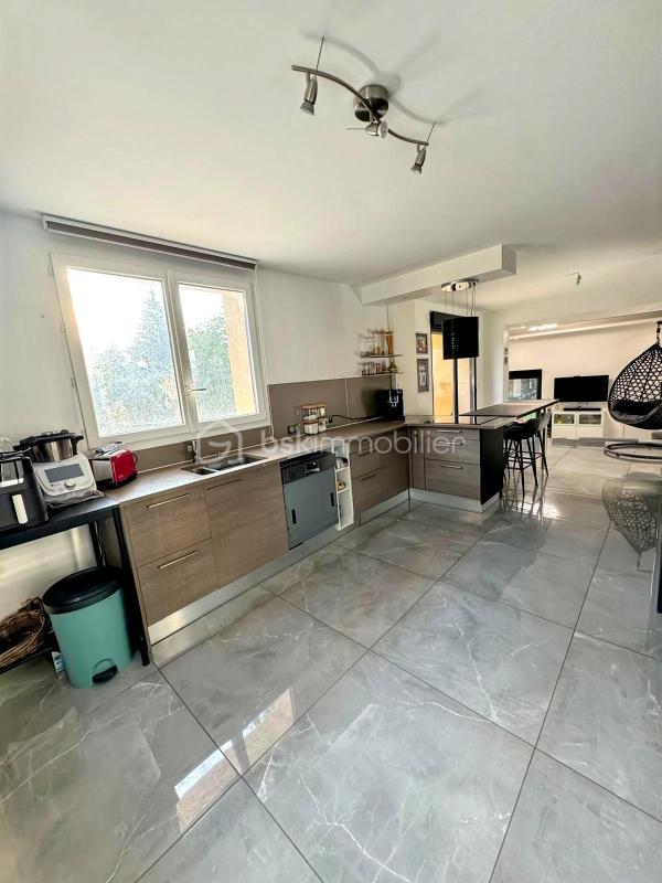 Propriété - 165 m² - 6 pièces