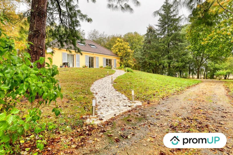 Maison traditionnelle - 145 m² - 5 pièces