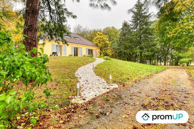 Maison traditionnelle - 145 m² - 5 pièces