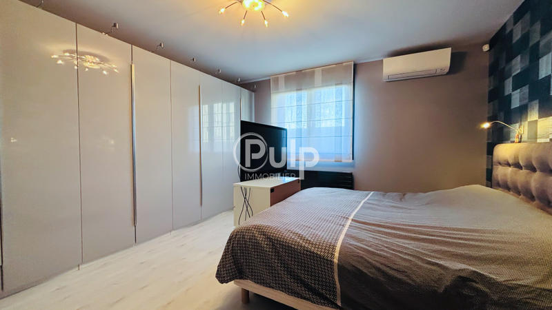 Villa - 197 m² - 6 pièces