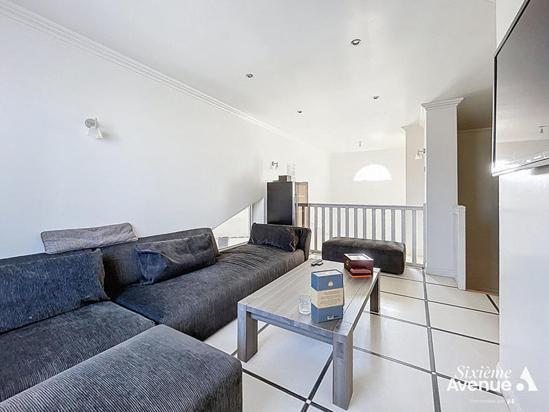 Maison - 181 m² - 8 pièces