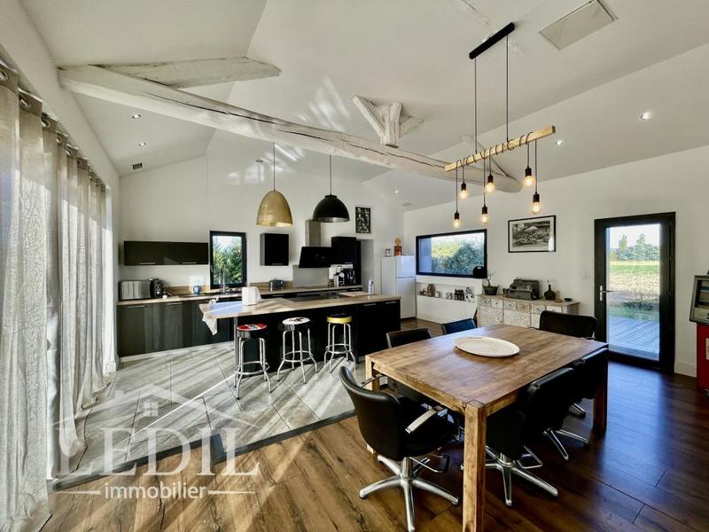 Propriété - 198 m² - 5 pièces