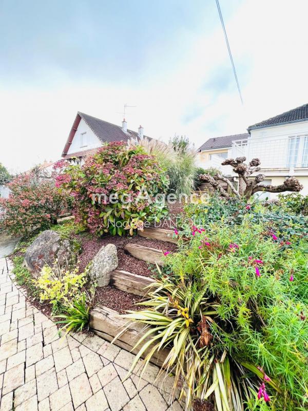 Maison - 174 m² - 9 pièces