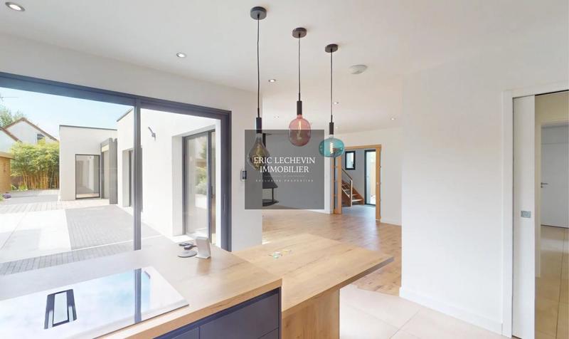 Villa - 180 m² - 8 pièces