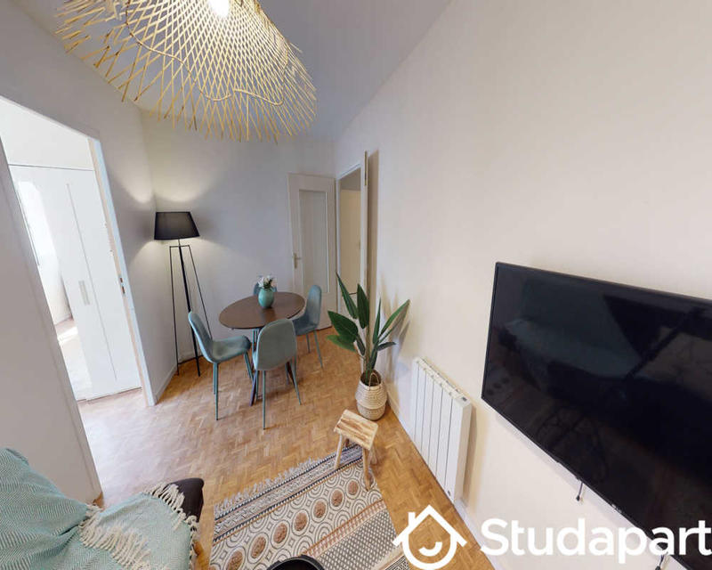 Chambre - 90 m² - 1 pièce