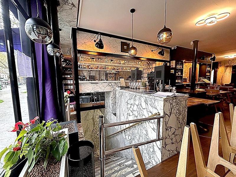 Hôtellerie / Restauration - 80 m² - 3 pièces