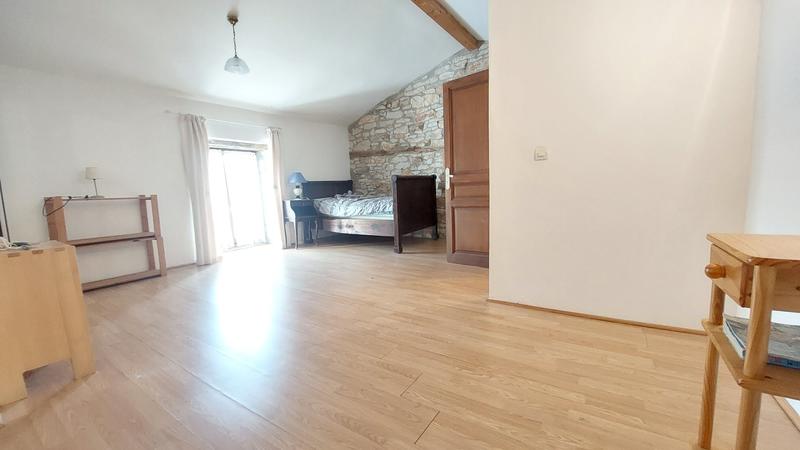 Maison - 326 m² - 15 pièces