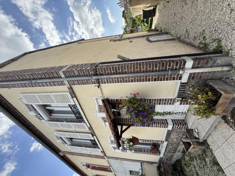 Maison de ville - 100 m² - 5 pièces