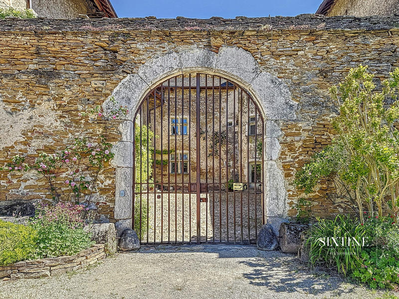 Château - 500 m² - 12 pièces