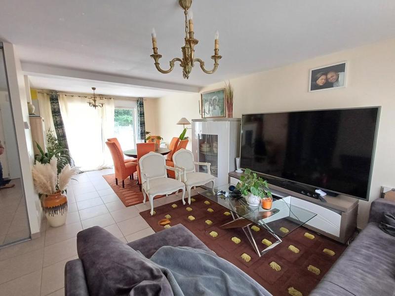 Maison - 93 m² - 5 pièces