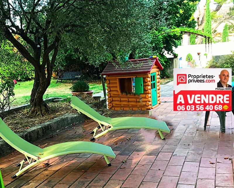 Maison - 298 m² - 11 pièces