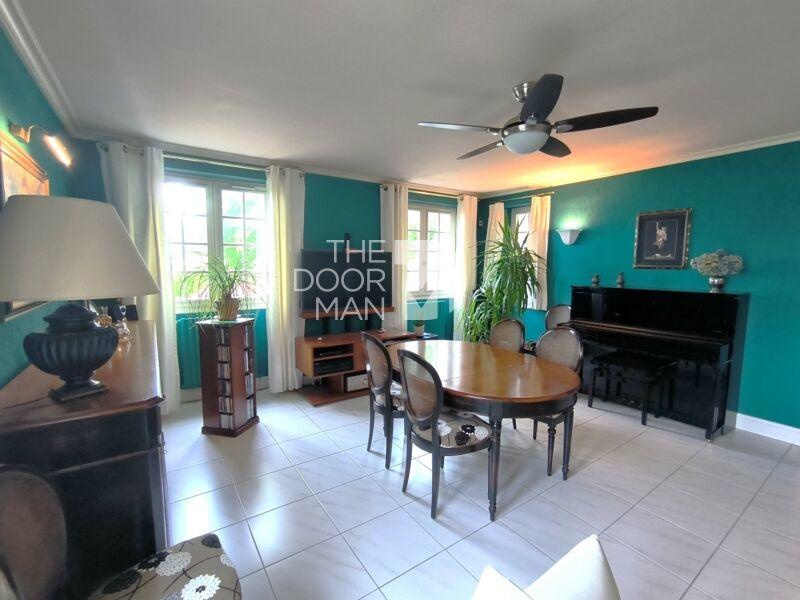 Maison en pierre - 180 m² - 9 pièces