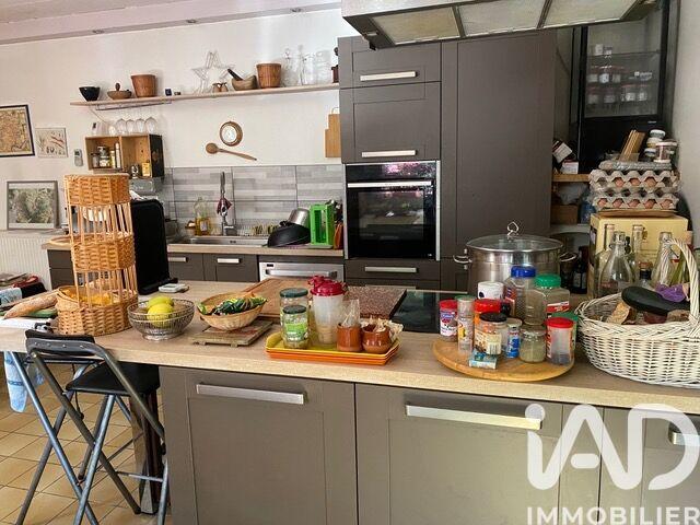 Maison - 233 m² - 11 pièces