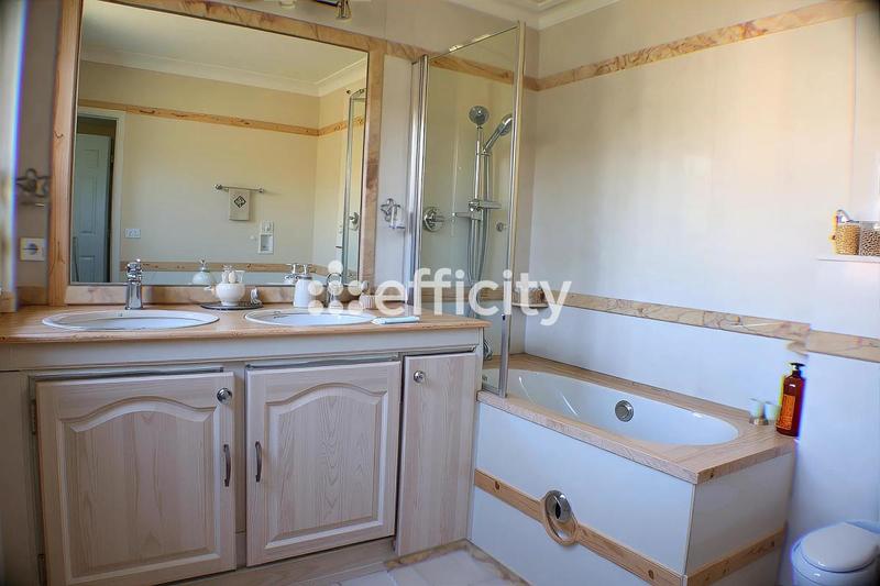 Pavillon - 120 m² - 5 pièces