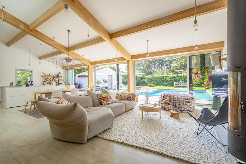 Maison - 290 m² - 10 pièces