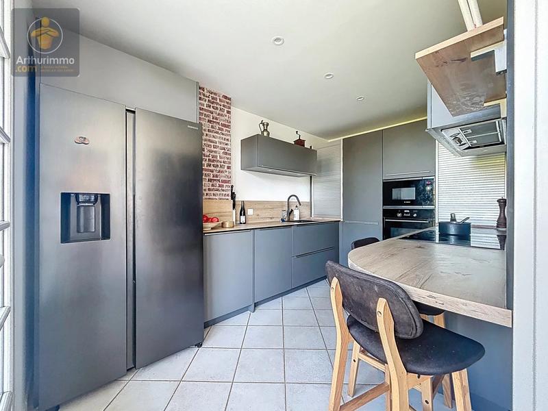 Maison - 200 m² - 8 pièces