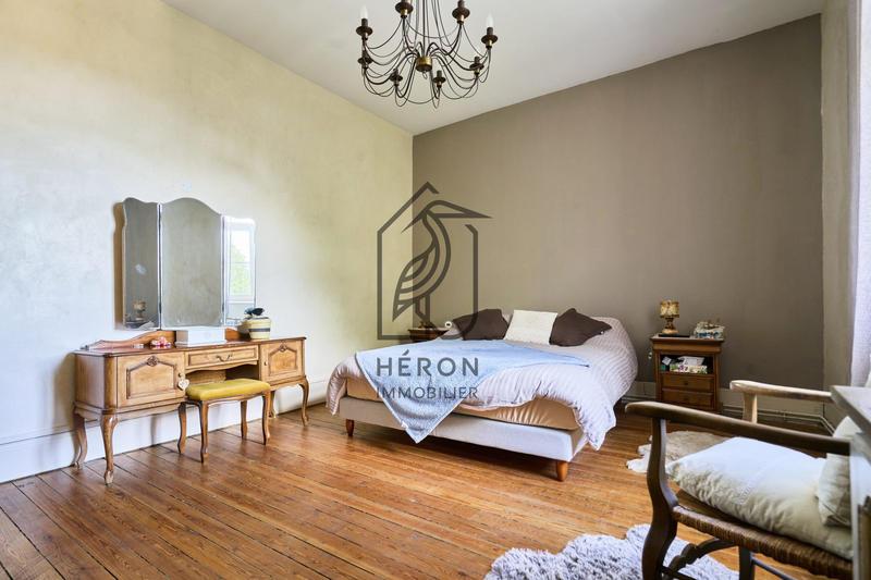 Château - 274 m² - 9 pièces