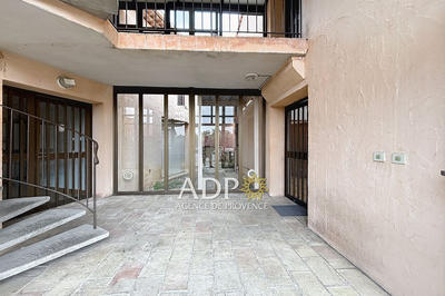 Local commercial - 77 m²