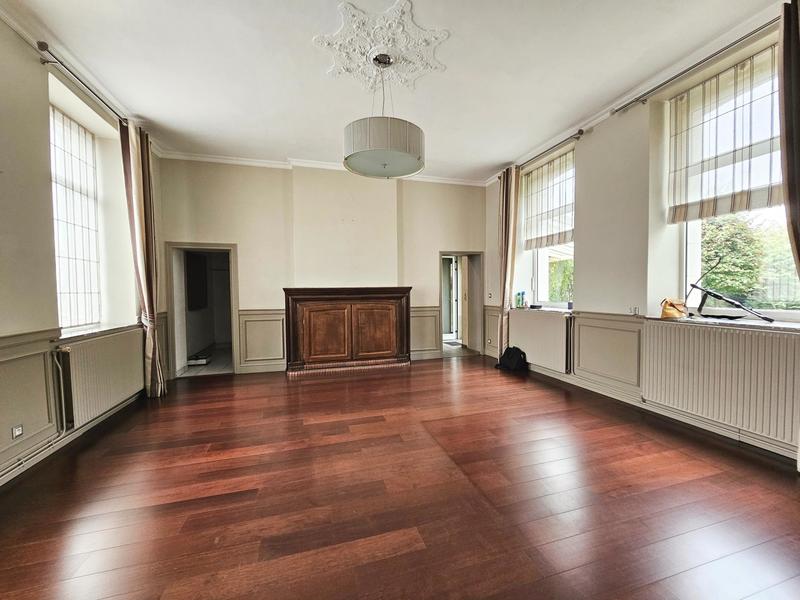 Maison - 204 m² - 8 pièces