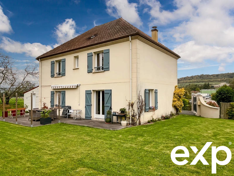 Maison traditionnelle - 147 m² - 7 pièces