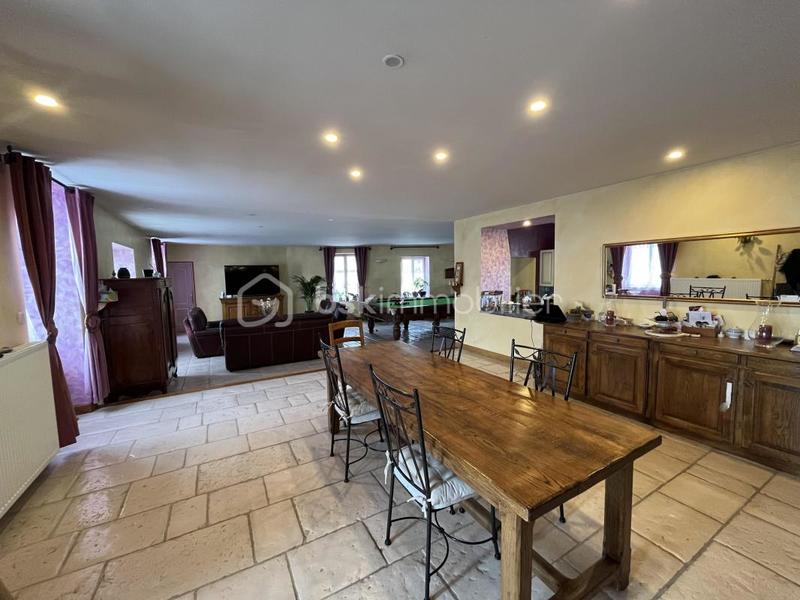 Maison - 245 m² - 6 pièces