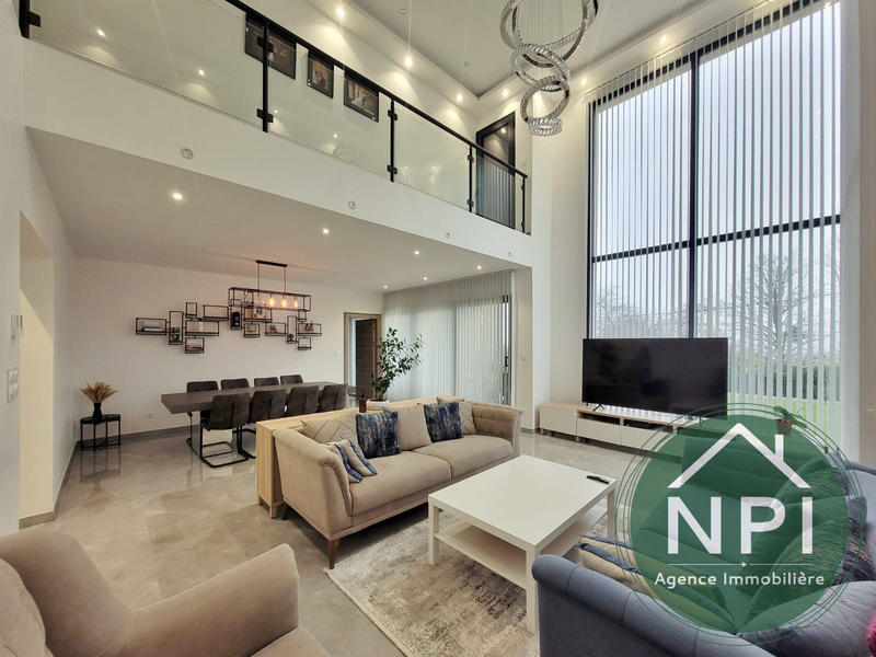 Maison contemporaine - 248 m² - 7 pièces