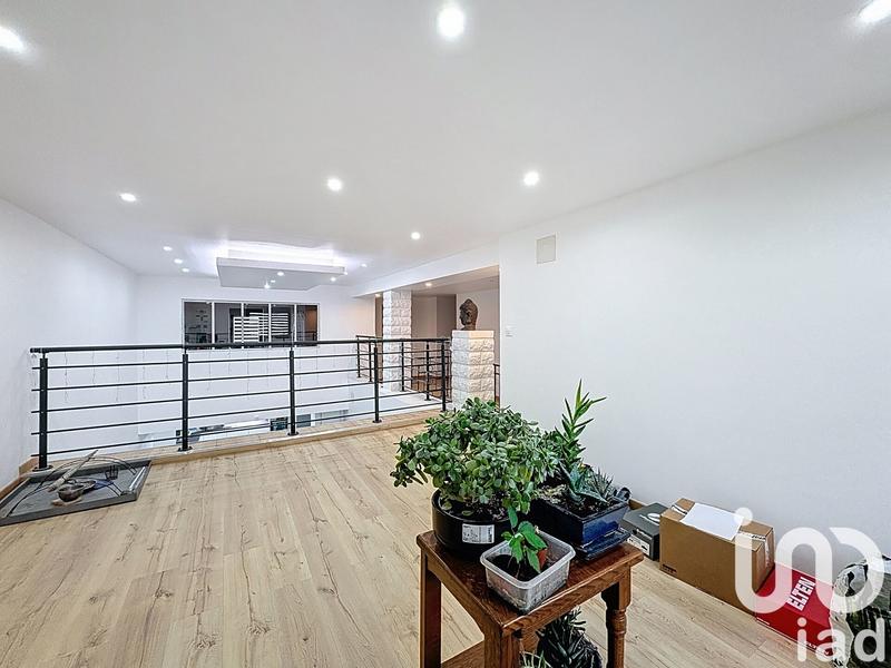 Maison - 250 m² - 10 pièces