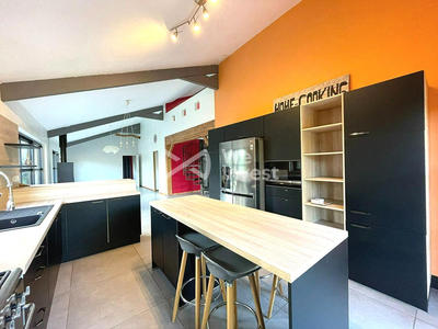 Maison - 208 m² - 5 pièces