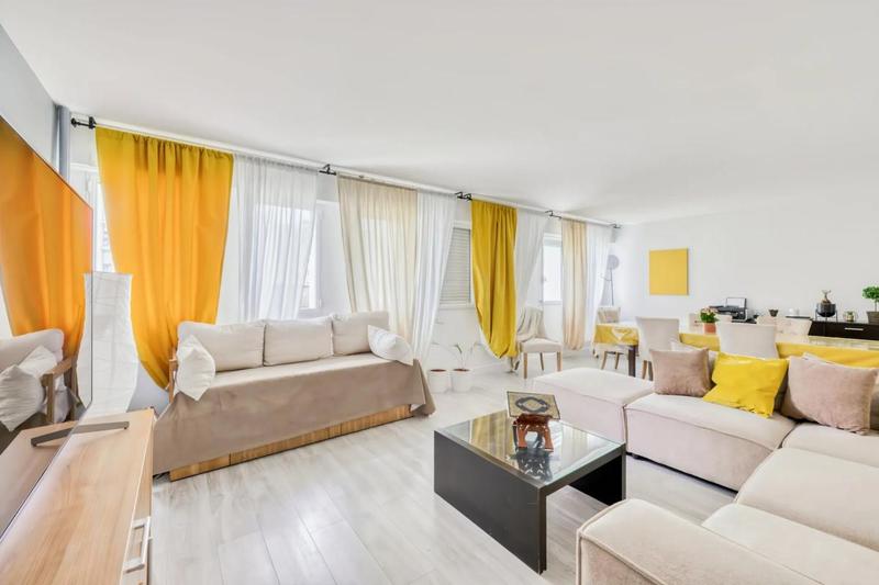 Appartement - 106 m² - 5 pièces